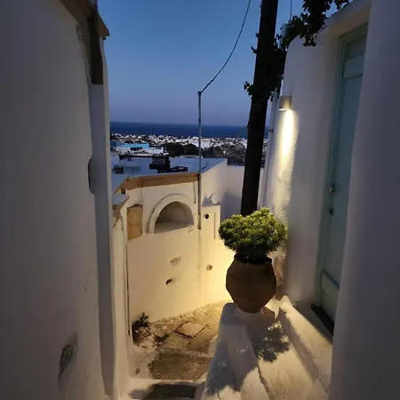 Santorini Cave * Emporio (Santorini)