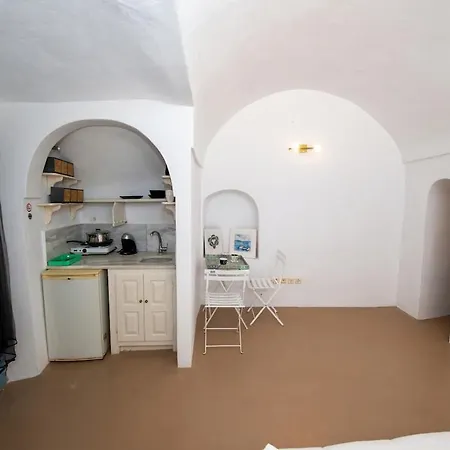 Santorini Cave Apartamento *
