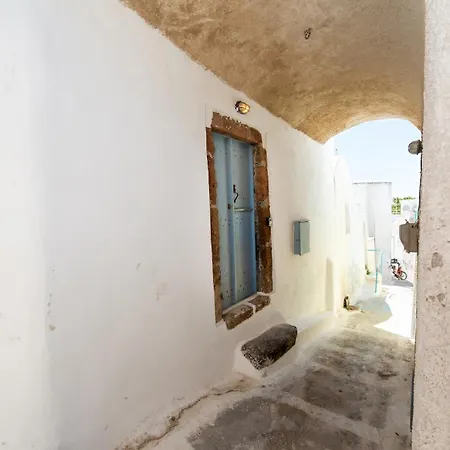 Santorini Cave Emporio (Santorini)